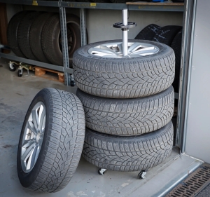Mobile Wheel and Rim Storage Stand