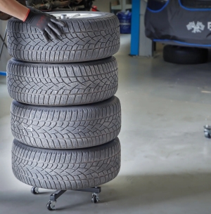 Mobile Wheel and Rim Storage Stand