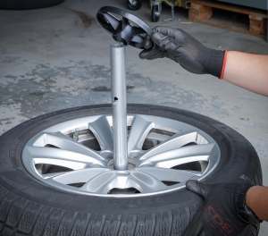 Mobile Wheel and Rim Storage Stand