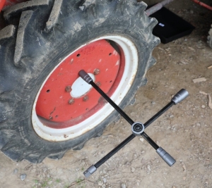 Сгъваем кръстат ключ за джанти за камиони, 24 / 27 / 32 mm и 3/4"