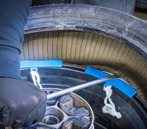 Set leviere pentru anvelope și protecții pentru jante de motocicletă – 13 piese