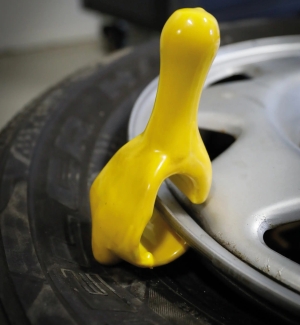 Tyre Bead Hold-Down Tool