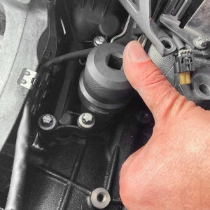 Cheie tubulară pentru supapa de răcire a pistoanelor, Mercedes OM651, OM654, OM656
