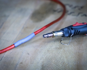 Mini-arzător cu gaz, tuburi termocontractabile colorate și aprindere piezo – 162 piese