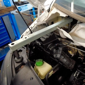 Adaptor pentru traversă de susținere a motorului VW Transporter T5 și T6, ca 10-222A/23 și ca 10-222A/23-1
