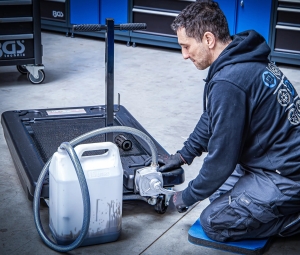 Oil Drip Pan with Hand Pump, 60 L