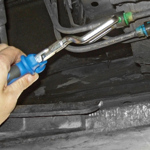 Щипка за горивни линии и филтри за VW, Mercedes, Opel и GM