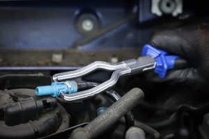 Clești speciali pentru conducte de combustibil 230 mm