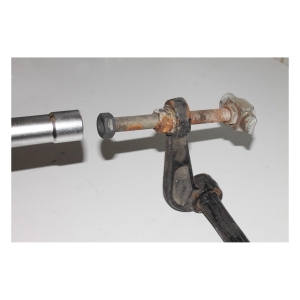 Freză pentru refacere filet M18 x 1.5, 27 mm – pentru bară de torsiune VW T4