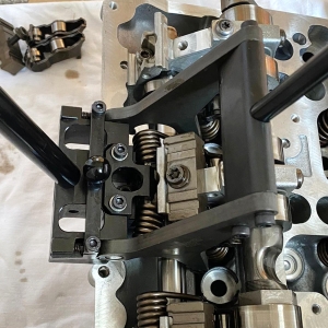 Компресор за клапанни пружини Valvetronic за BMW S63 S63TU (M5 M6 X5 X6), като OEM 2249160