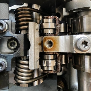 Компресор за клапанни пружини Valvetronic за BMW S63 S63TU (M5 M6 X5 X6), като OEM 2249160