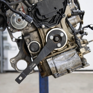 3-Bolt Crankshaft Holding Tool for BMW, Mini, PSA & Opel – as 119280