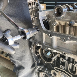 Комплект изтегляч за болтове на направляващи на ангренажна верига за BMW / Mercedes – M5, M6, M8