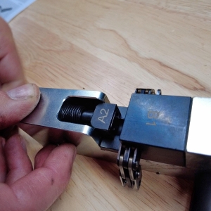 Инструмент за занитване на ангренажна верига – Mercedes M133–M278 (INA верига) – като W276589003900