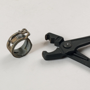 Клещи за маркучни скоби SBC с фиксиращ механизъм – отваряне до 45 mm