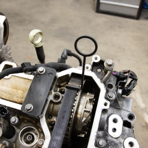 Set scule distribuție PSA și Opel 1.2L cu curea în baie de ulei (motoare EB2)