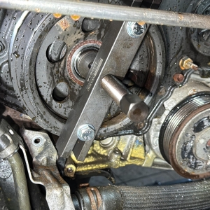 Скоба за шайба на колянов вал за Ford 2.0 EcoBlue TDCi – като 204-158-01