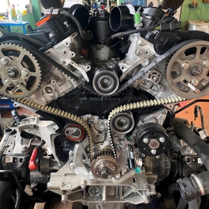 Set reglaj distribuție motor Jaguar Land Rover 2.7L / 3.0L TDV6 (276DT, 306DT) – cu curea