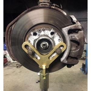 Wheel Hub and Steering Knuckle Support Fixture